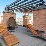 Grand Apartments - Garden Gates Studio